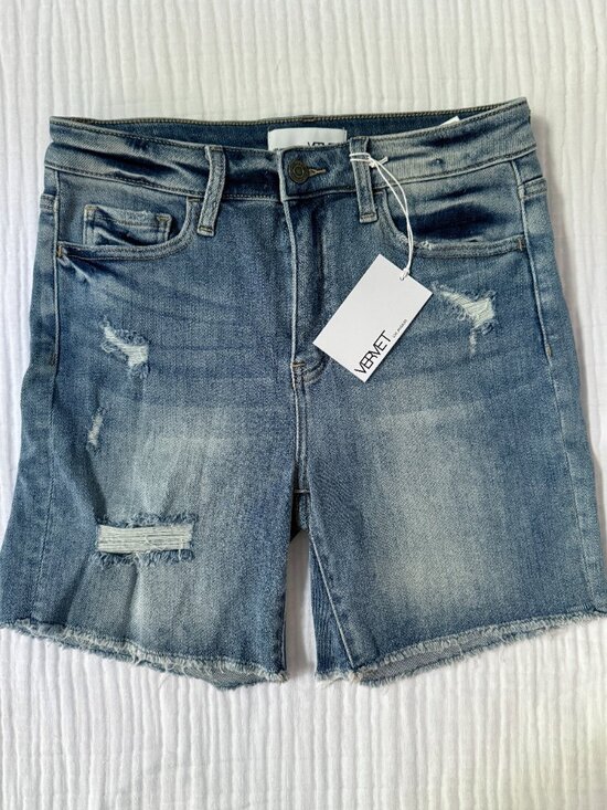 Vervet Pants - Vervet Los Angeles Loretta Midi Denim Shorts Medium Wash Distressed Size M NWT